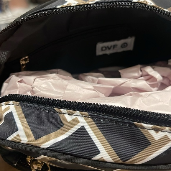 NEW!! ♥️ Diane Von Furstenburg Crossbody Bag ⭐️ Vintage Wave/PID-009K1M - Picture 5 of 7